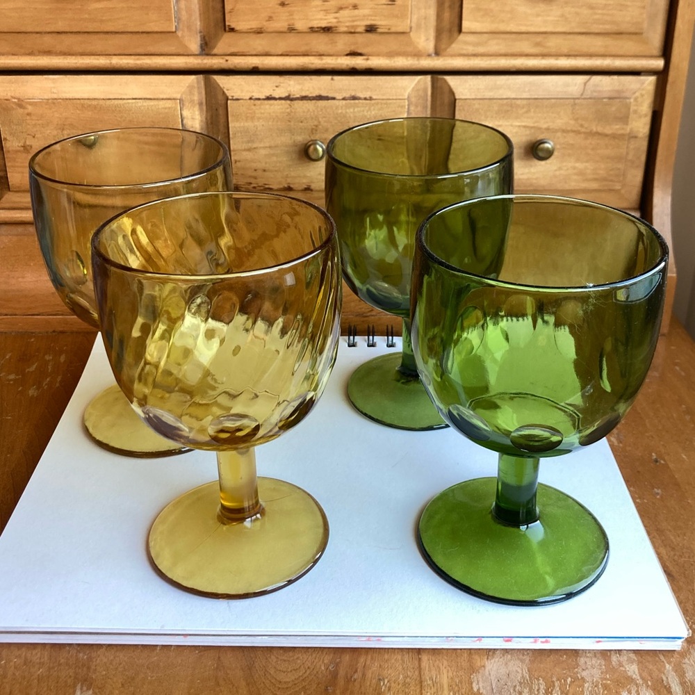 💛💚💛💚 Set of Vintage Green and Yellow Goblets